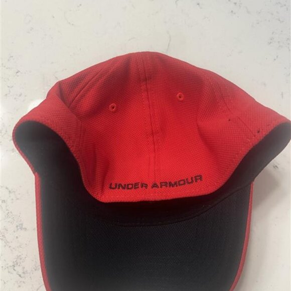 Red Under Armor M/L Hat - Picture 2 of 5